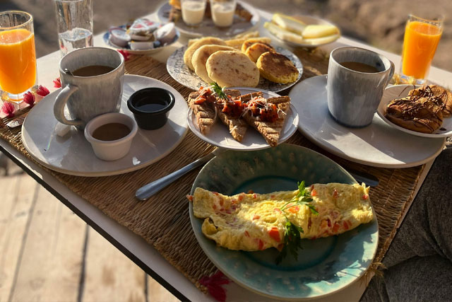 Breakfast on the Terrace with the View of Sandy Hills in agafay